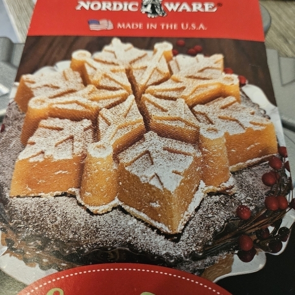 NEW Nordic Ware Cast Aluminum Nonstick Snowflake Baking Cake Pan USA Made 88248 - Picture 5 of 5
